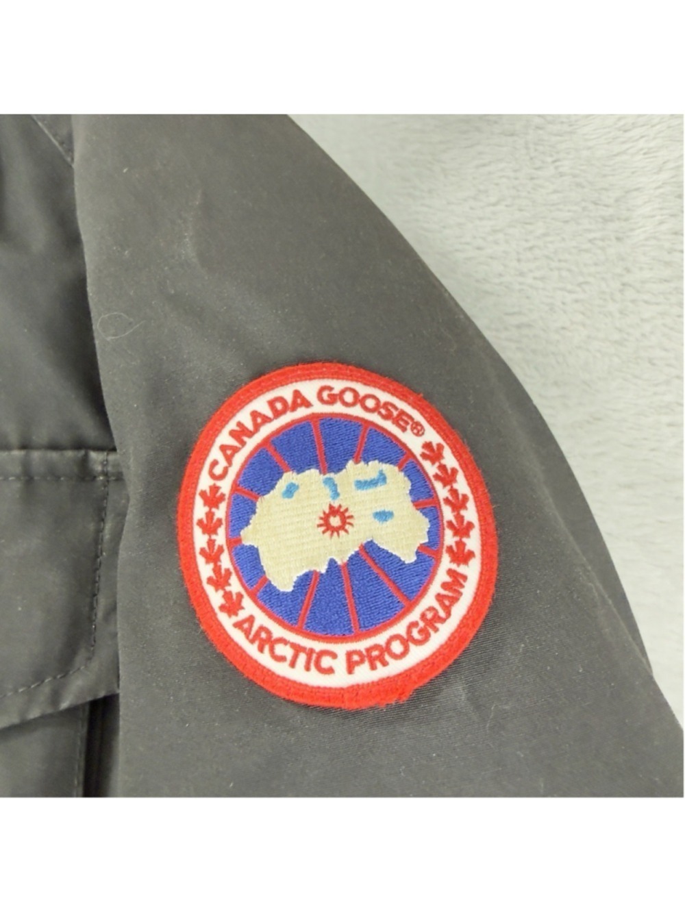 Canada Goose Men's Black Kamloops Puffer Jacket Size XS - Picture 13 of 16